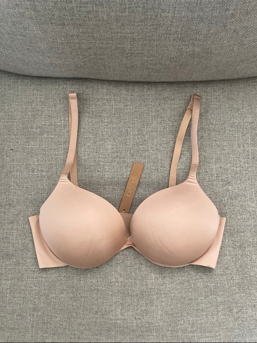 Skims ultimate push up plunge bra NWT
